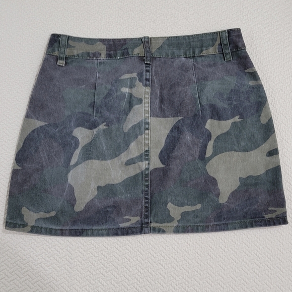 Shein Camo camouflage mini skirt Size 6 - Picture 3 of 10